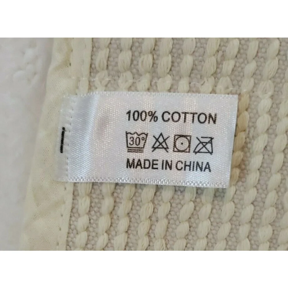Unknown bath mat